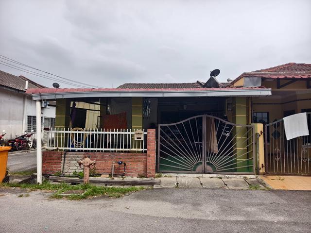 Facing open End Lot Single Storey Tmn Desa Kemuning