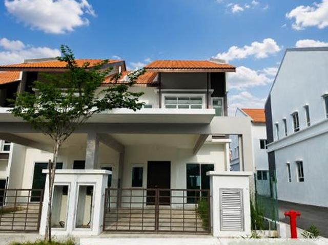 FACING OPEN + END LOT 2 Storey Terrace @ TAMAN PINGGIRAN BAYU Mantau, Seremban FOR SALE