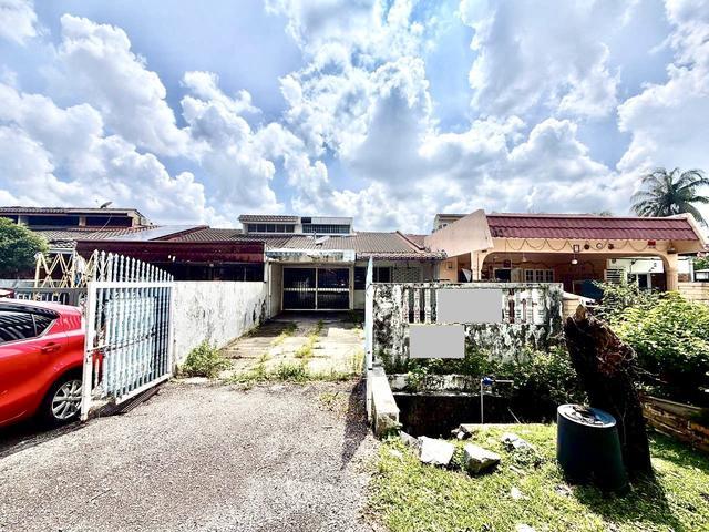 FACING OPEN FACING SOUTH 2 Storey Terrace SS5A Taman Kelana Jaya