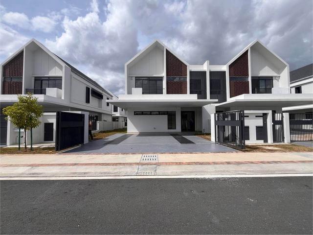 FACING OPEN FREEHOLD Double Storey SemiD near Selangor