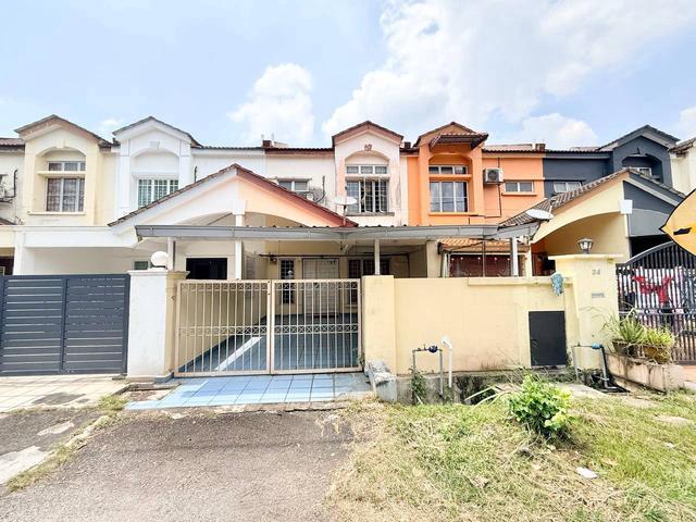 Facing Open Freehold Double Storey Terrace1900 SQFT