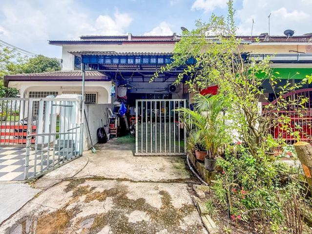 FACING OPEN FREEHOLD Double Storey Terrace Taman Sri Muda Seksyen 25