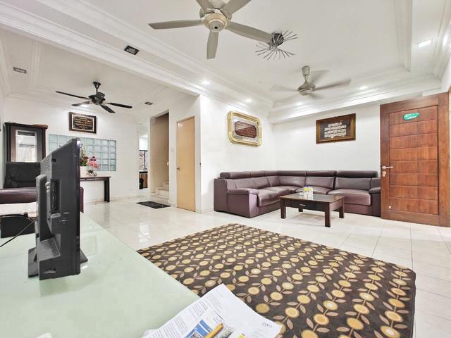 FACING OPEN FREEHOLD Renovated Double Storey Taman Desa Indah Gombak