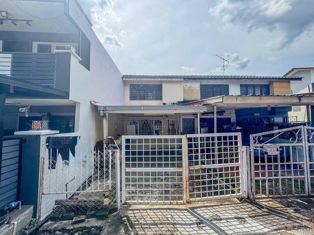 FACING OPEN FULL LOAN Double Storey Taman Putra Ampang