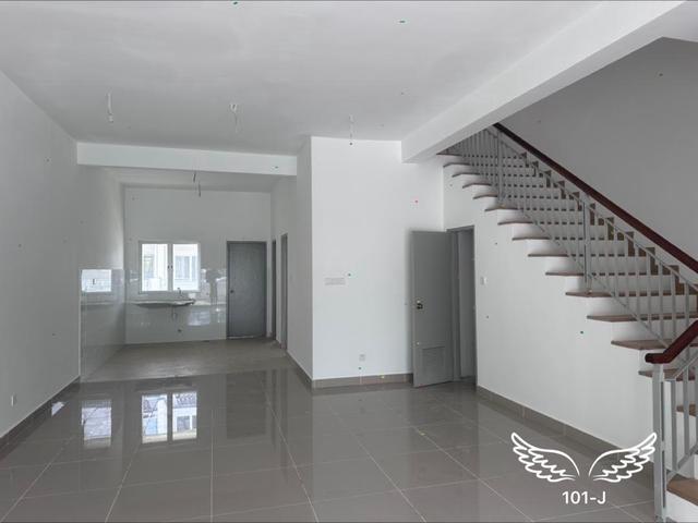 FACING OPEN Kota Bayu emas 2 sty 20x70 for sale Klang limited unit