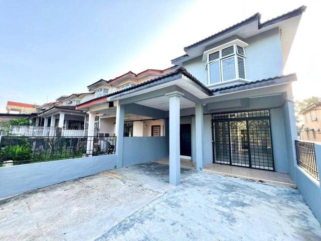 Facing Open Move In Condition Freehold Open Title