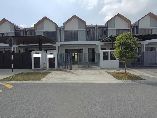 Facing Open New Intermediate Double Storey Terrace House Serenia Anisa