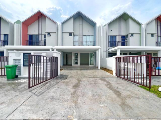 FACING OPEN NEW UNIT 2225ft 2 Storey House Serene Heights Bangi Ukm