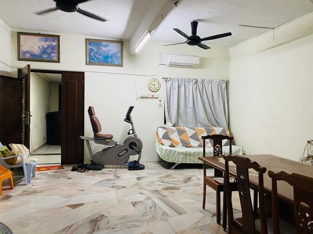 Facing Open Nice Location Renovated Double Storey Klang Utama