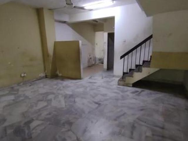 FACING OPEN NON BUMI Double Storey House Puchong Intan Puchong
