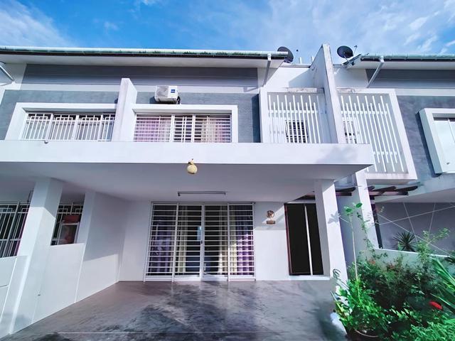 FACING OPEN Partly Furnish Double Storey Bandar Enstek Nilai USIM