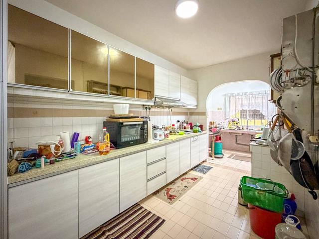 FACING OPEN RENOVATED20x70 Seksyen 19 Shah Alam 2 Storey