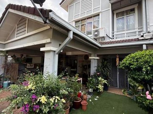 Facing open renovated 26x75 Putra Indah Seksyen 9 Putra Heights Subang