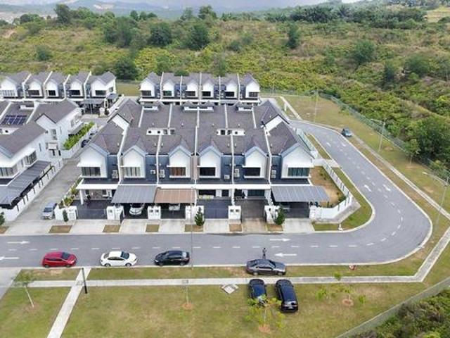 Facing Open Renovated 2 Storey Serenia City Aiora