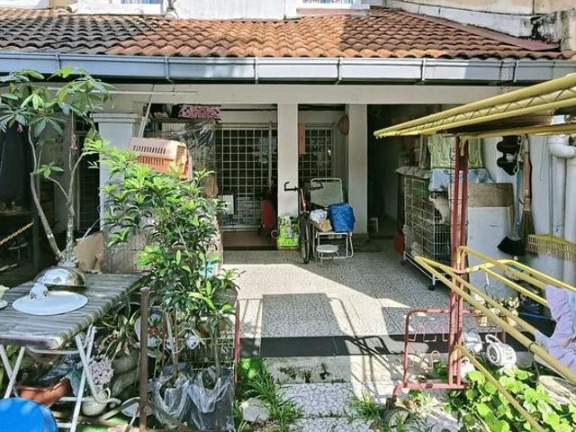 FACING OPEN RENOVATED 2 Storey Terrace House Seksyen 7 Kota Damansara
