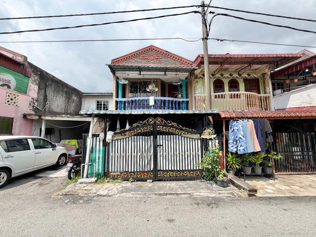 FACING OPEN RENOVATED 2 Storey Terrace Lorong Pjs 2D Taman Medan