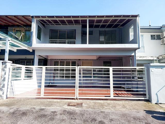 Facing Open Renovated 2 Sty 25x603 Car Park Taman Saga Emas Kajang