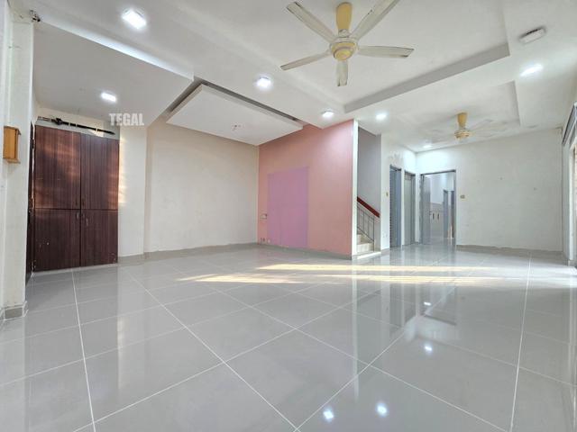 Facing Open Renovated Bandar Puteri 40x75 2 Storey Corner Klang Gg