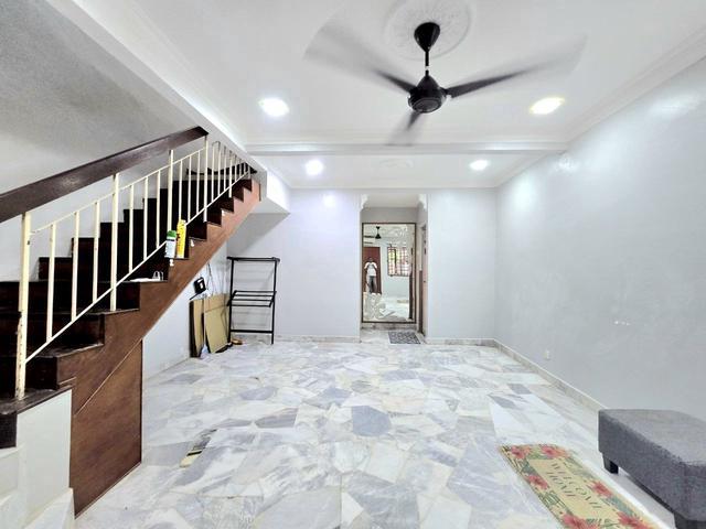 FACING OPEN RENOVATED Double Storey Taman Kosas Ampang FOR SALE