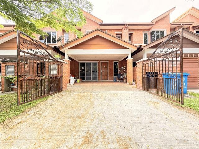 FACING OPEN RENOVATED Double Storey Terrace Alam Budiman U10 Shah Alam