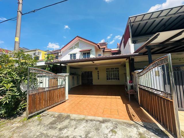 FACING OPEN RENOVATED Double Storey Terrace House Seksyen 7 Bangi