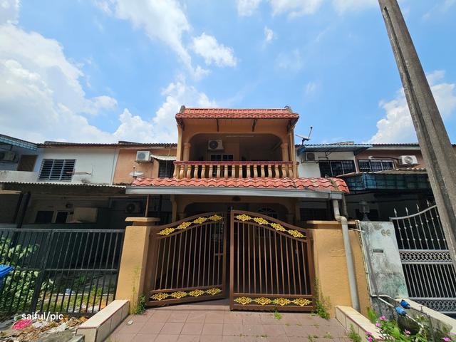 Facing Open Renovated Freehold 2 Storey Seksyen 25 Shah Alam