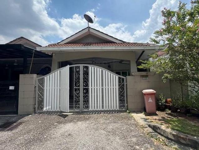 Facing Open Renovated Kota Damansara Seksyen 4 Gated Guarded