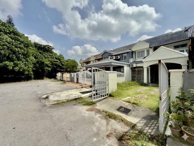 FACING OPEN Rumah Besar 2 Storey Terrace House Bandar Tun Hussein Onn