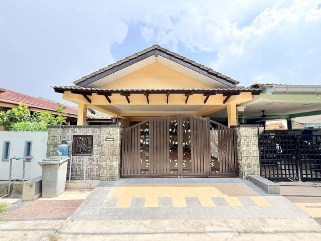 FACING OPEN Rumah CANTIK Ready to Move In 1Storey Nilai Perdana