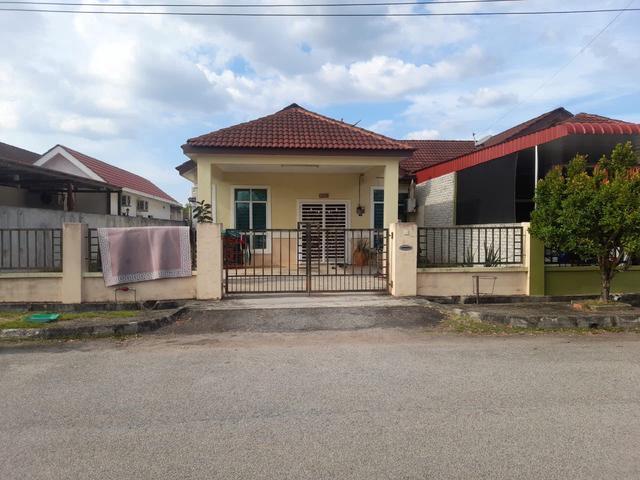 Facing Open Semi D di La Cassa Ambangan Height Sg Petani untuk Dijual
