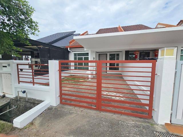 FACING OPEN Single Storey Jalan Makyong Bukit Raja Klang