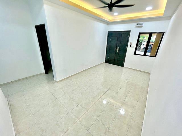 FACING OPEN Single Storey Taman Nilai Perdana Nilai Negeri Sembilan
