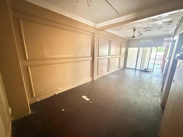 Facing Open Single Storey Terrace Jalan Kassim Meru Klang