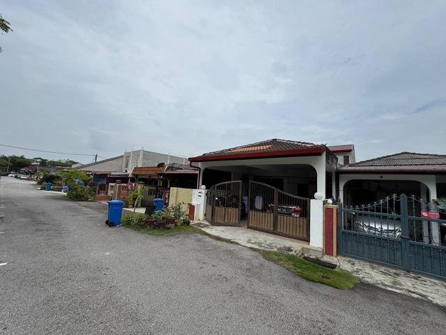 FACING OPEN Single Storey Terrace Seksyen 17 Shah Alam