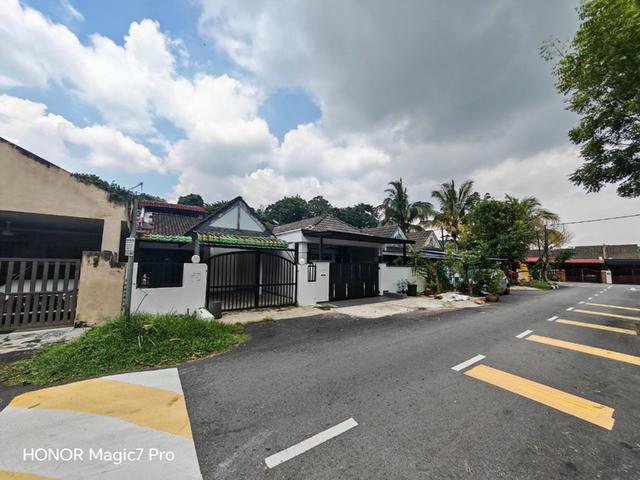 FACING OPEN Single Storey Terrace Pinggiran Batu Caves Gombak