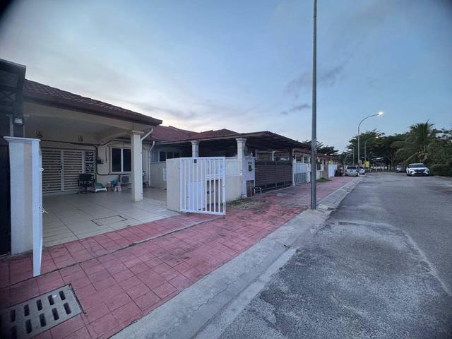 FACING OPEN Single Storey Terrace Taman Kembara Rantau Panjang Klang