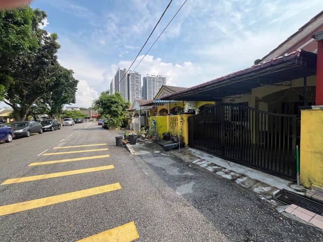 FACING OPEN Single Storey Terrace Taman Puchong Intan Puchong