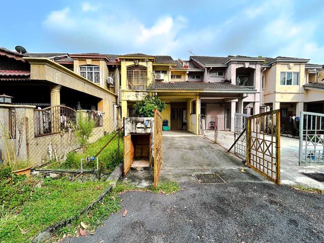 FACING OPEN Suadamai Bandar Tun Hussein Onn 2 Storey Terrace