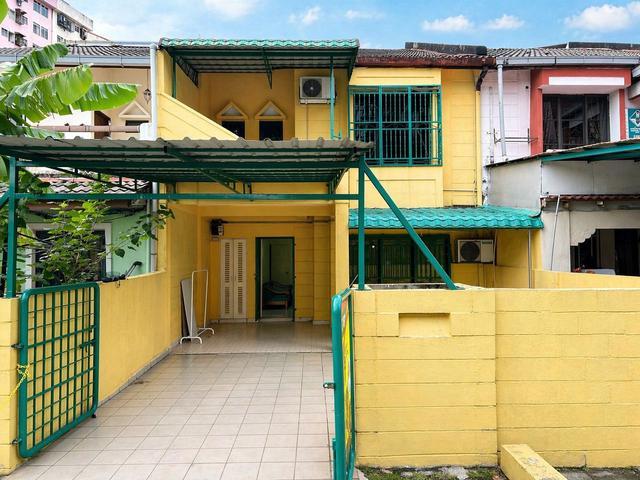 FACING OPENDouble Storey Taman Desaria PJS 5 Petaling Jaya