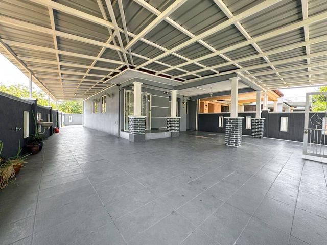Facing OpenEndlot Double Storey Jalan Platinum Seksyen 7 Shah Alam