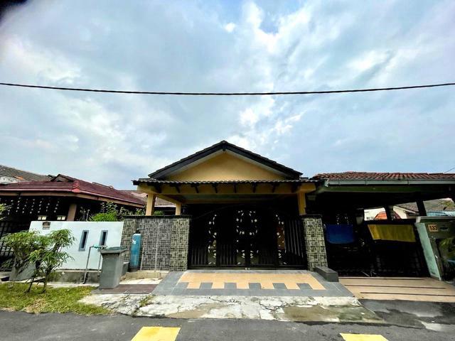FACING OPENFULLY RENOVATED Single Storey Taman Nilai Perdana Nilai