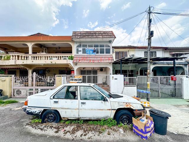 FACING OPENFULL LOANRENOVATED Double Storey Taman Murni Cheras