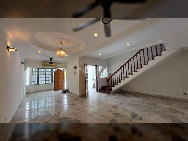 Facing OpenRefurbishedReno Teres 2 Tingkat Seksyen 8 Shah Alam