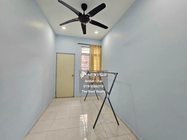 [Facing more parking] hot area! Fully extended up & down! Renovated unit! Taman Berkeley Klang Double Storey House