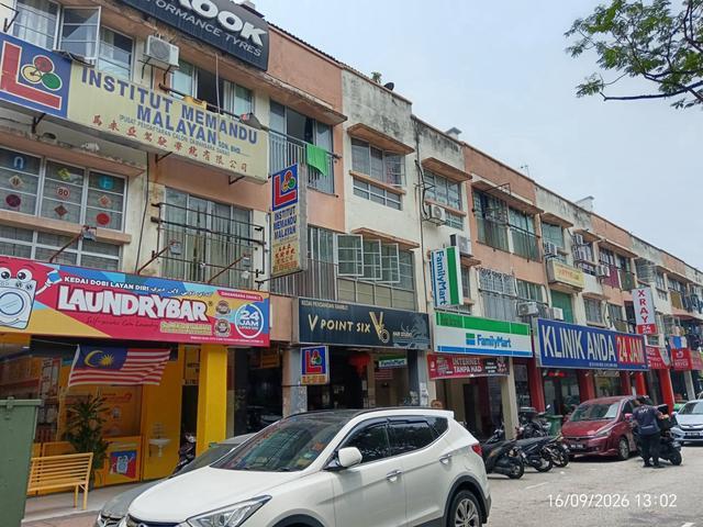 Facing Main Road Vista Apartment Damansara Damai