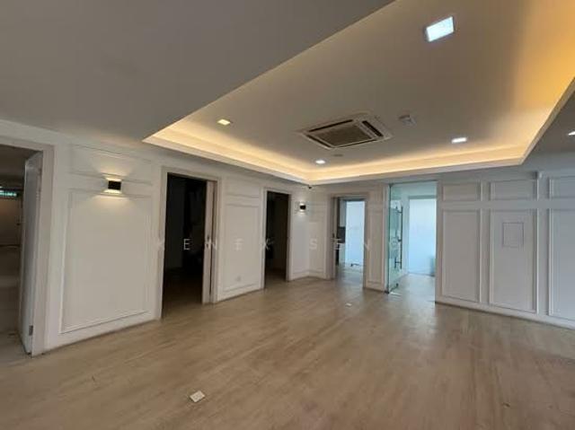 Facing mainroad super great exposure unit for rent @ vervocity, just around the cornering area