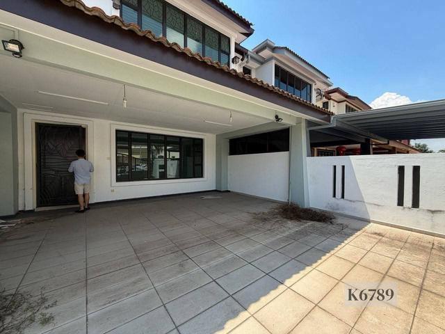 Facing No house SuperLink bukit tinggi 2 taman nordica 24x75 kitchen