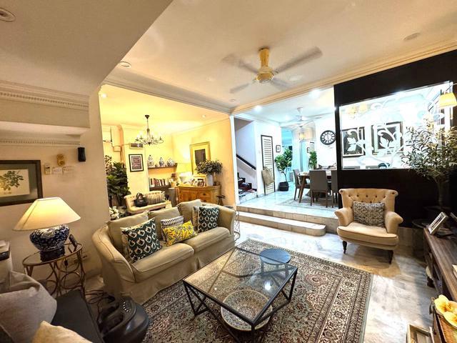 FACING SOUTH Double Storey Terrace House USJ 11 Subang Jaya