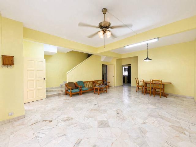 FACING SOUTH NONBUMI Double Storey Terrace Taman Desaria PJS 5