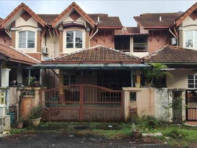 Facing surau Double storey terrace kota seriemas laman Bakawali Nilai